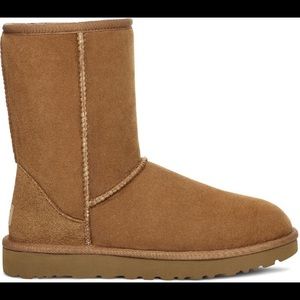 UGG Classic Short II Boot in Chesnut